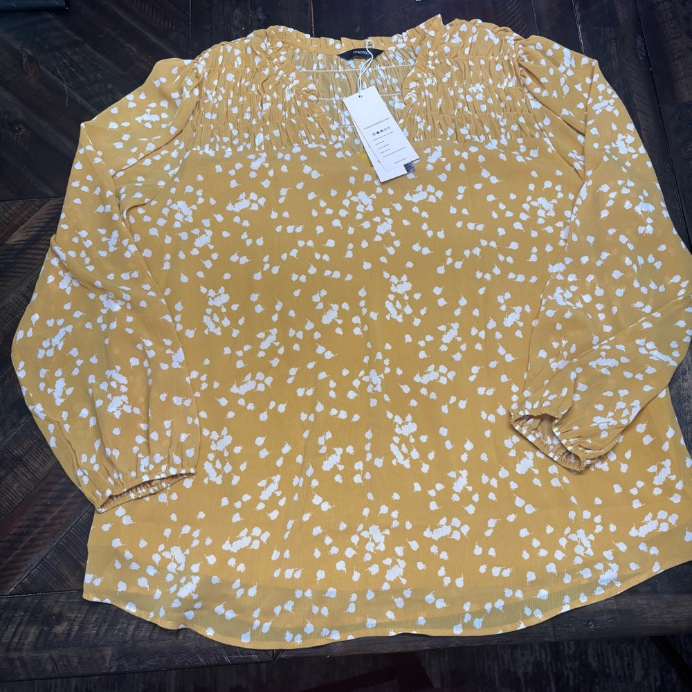 DOKOTOO Smocked Floral Blouse Mustard | Fall Layering‎ NWT
